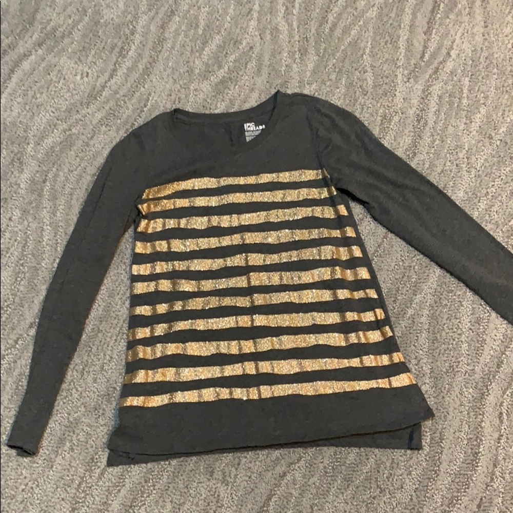 Long sleeve girls T-shirt.